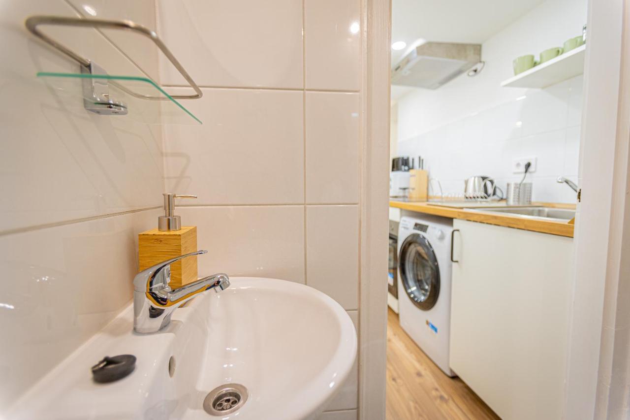 2 Bedroom Apartment In The Dob Street, Emerald บูดาเปสต์ ภายนอก รูปภาพ